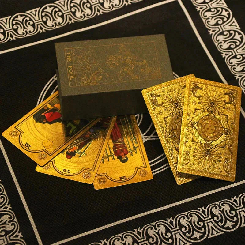 Ylellinen Tarot -kultapainos
