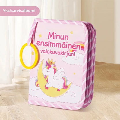 Pehmeä vauvakirja peilillä ja purulelulla