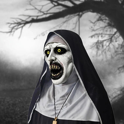 Kauhuteemainen nunnanaamio Halloweeniin